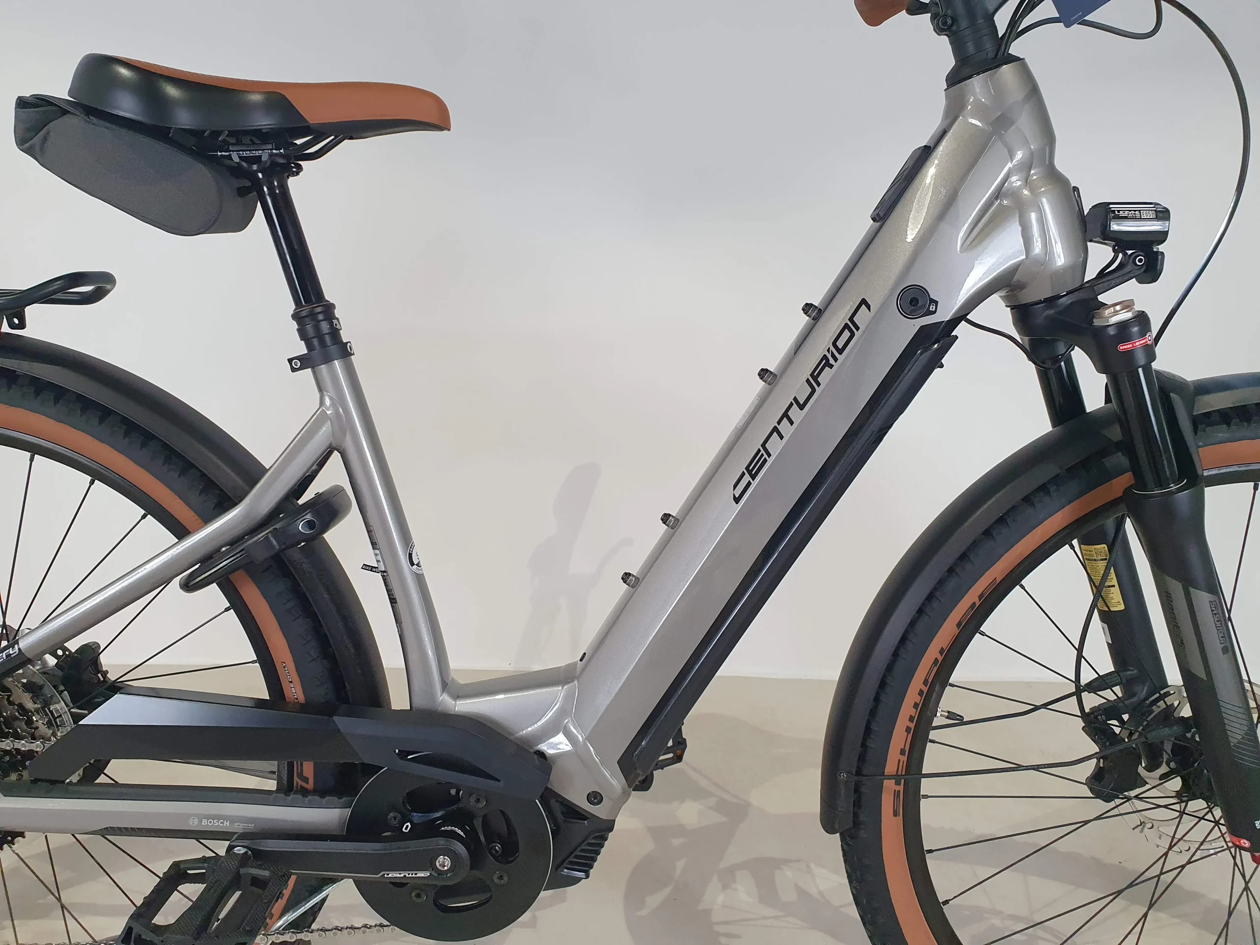 Country R960i EP1 – Image 2