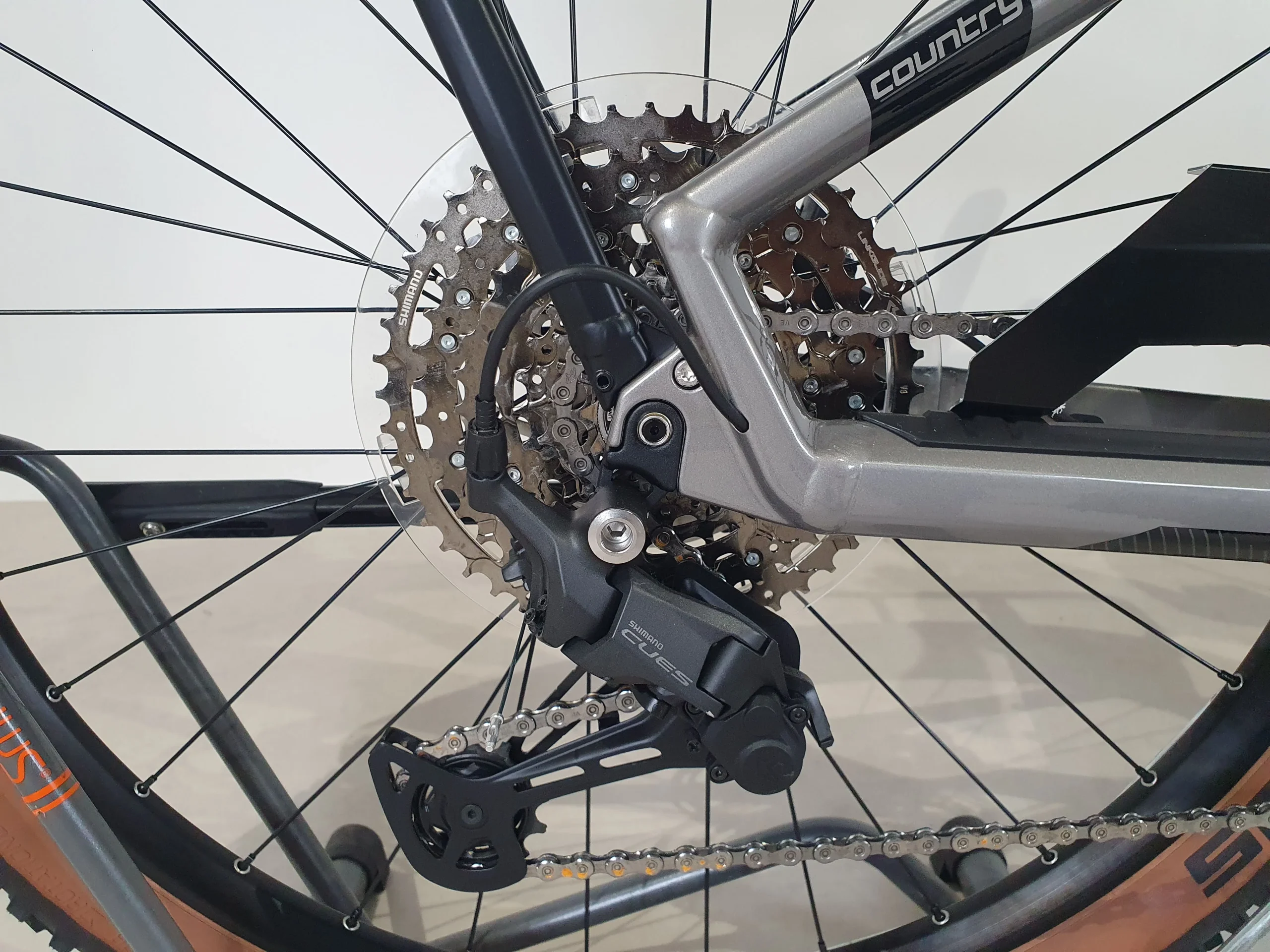 Country R960i EP1 – Image 6