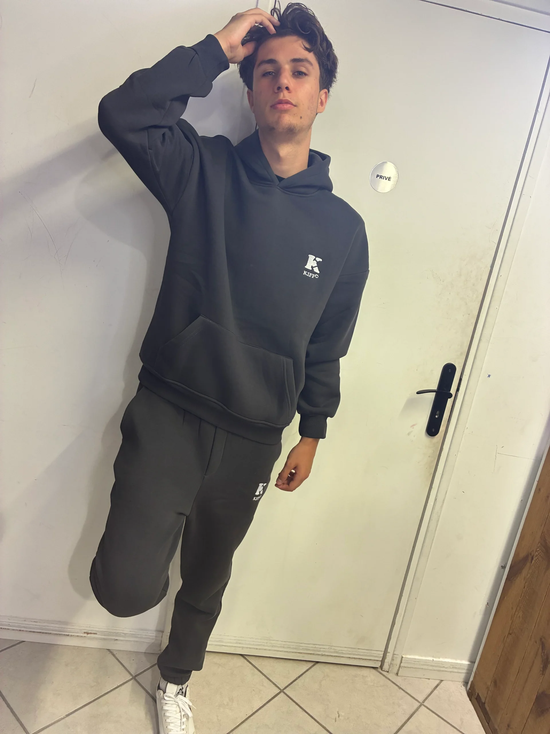 Ensemble Sweat à Capuche et Pantalon Gris Antracite