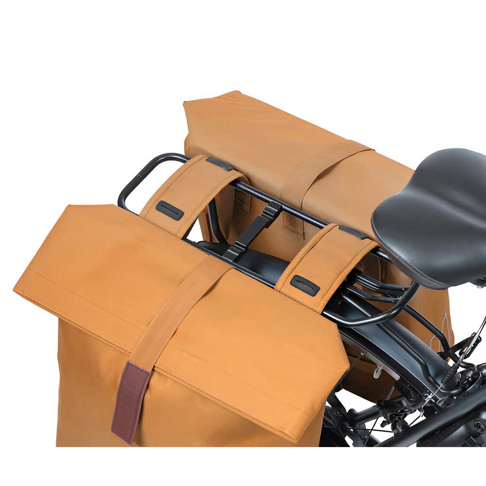 Double Sacoche Vélo BASIL City 28/32 litres Fixation universelle sur porte-bagage arrière – Image 6