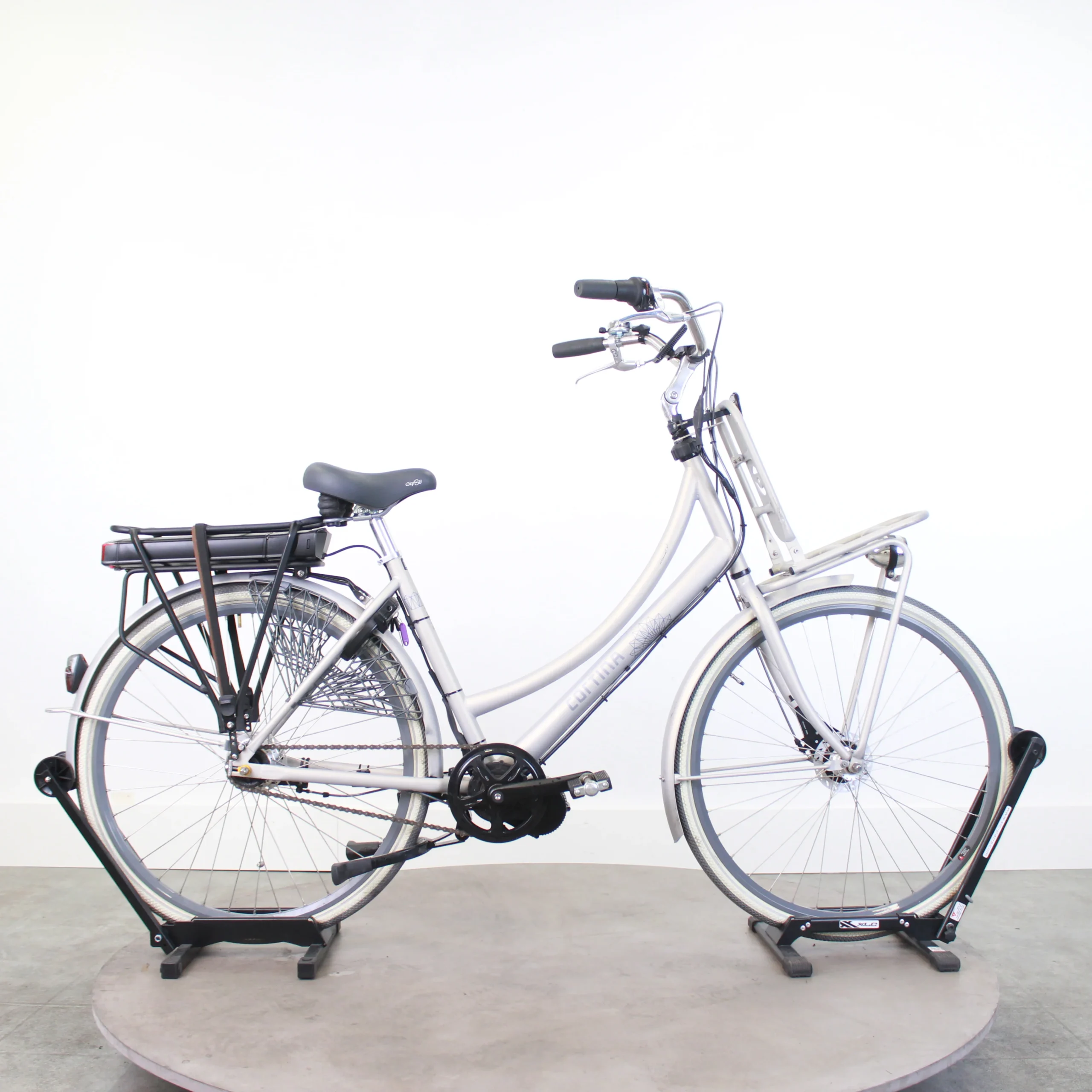 Vélo de ville électrique Cortina E-U4