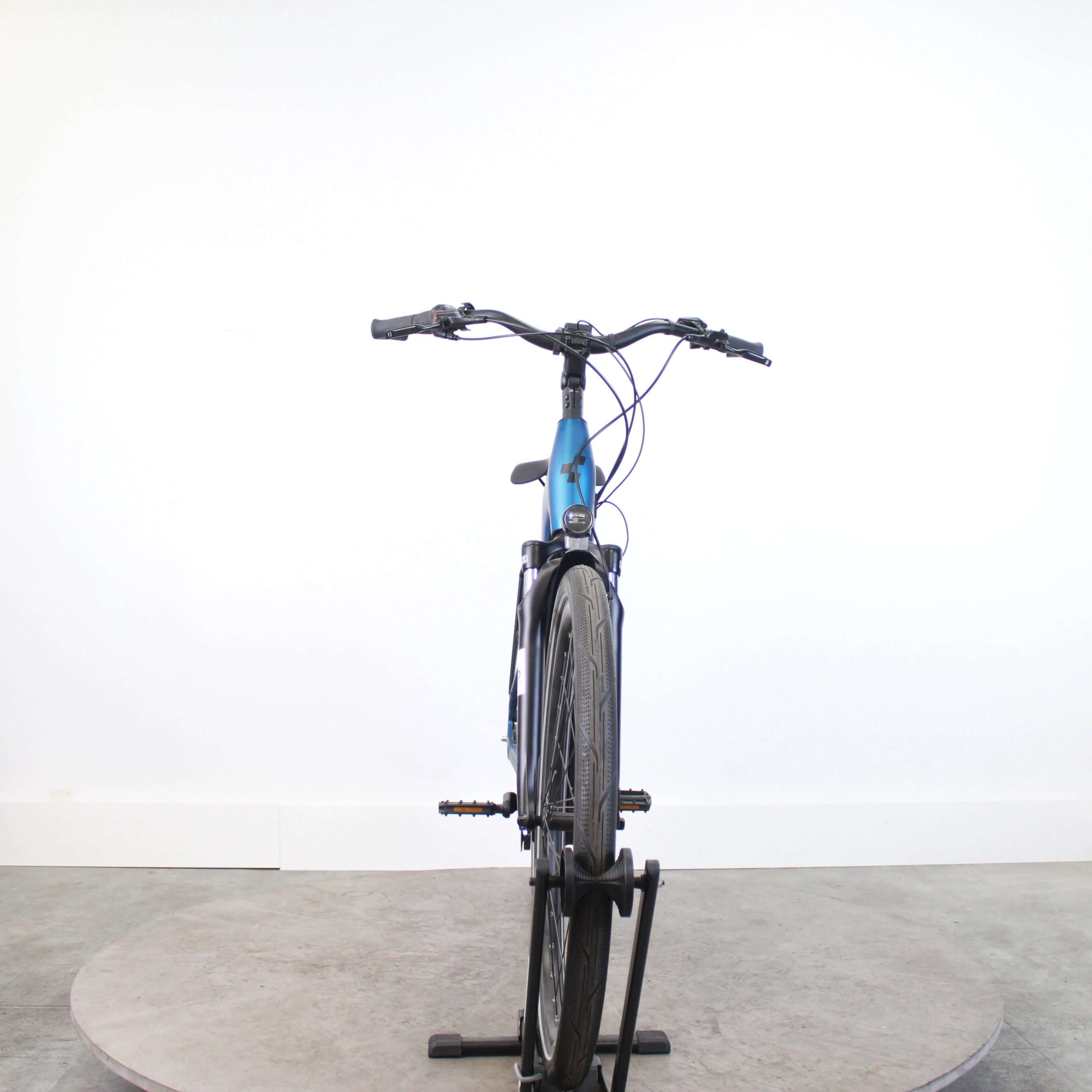 Vélo de ville électrique Cube Supreme Hybrid Deluxe ON 625 – Image 3