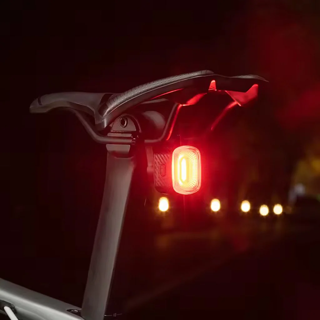 Feu arrière de vélo LED intelligent frein d'arrêt automatique IPX6 étanche - ChargeType-C – Image 3